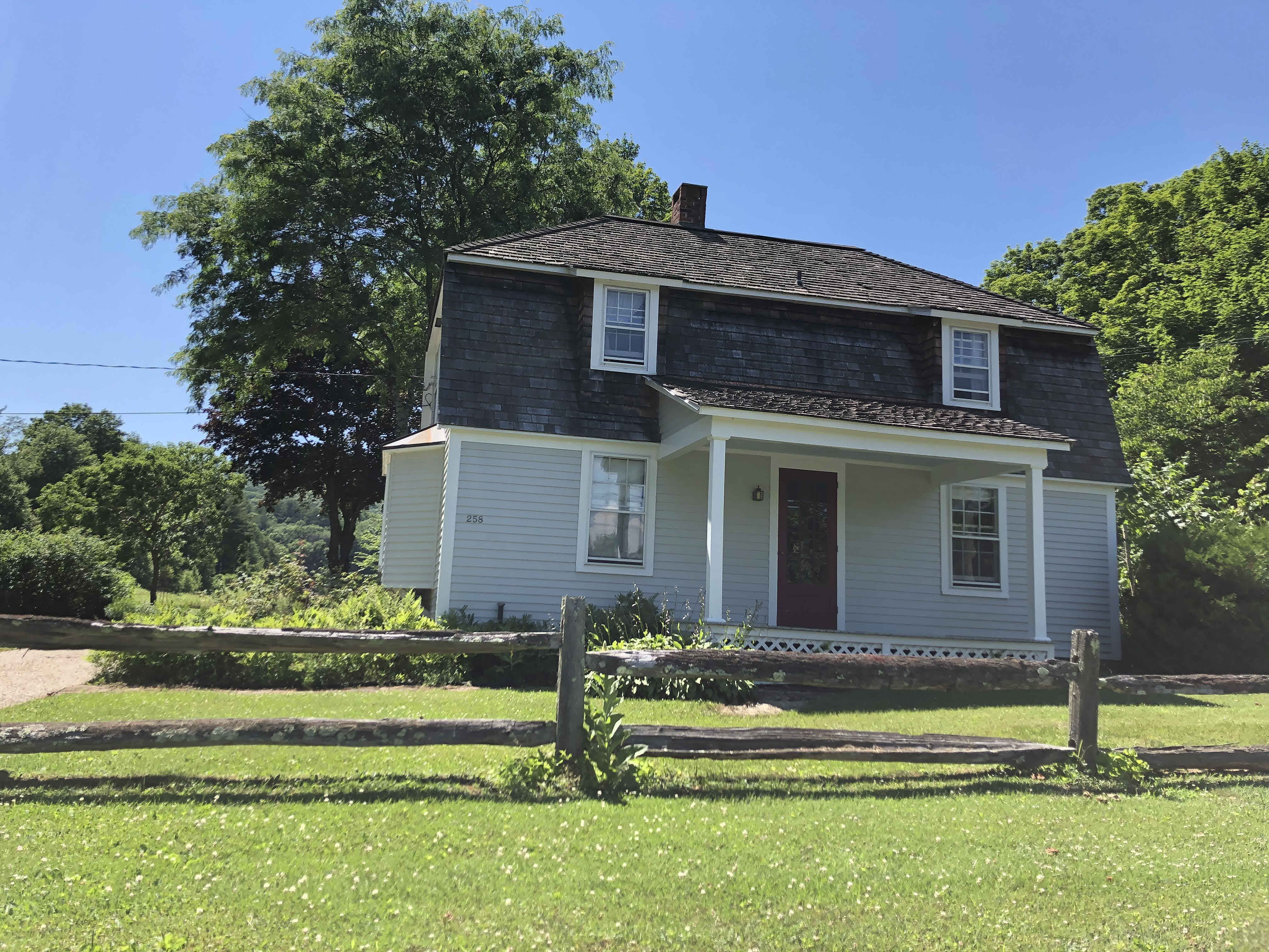 Building photograph for 258 UNDERMOUNTAIN ROAD